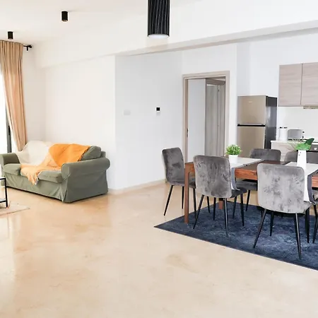 아파트 Cosmos C102 *