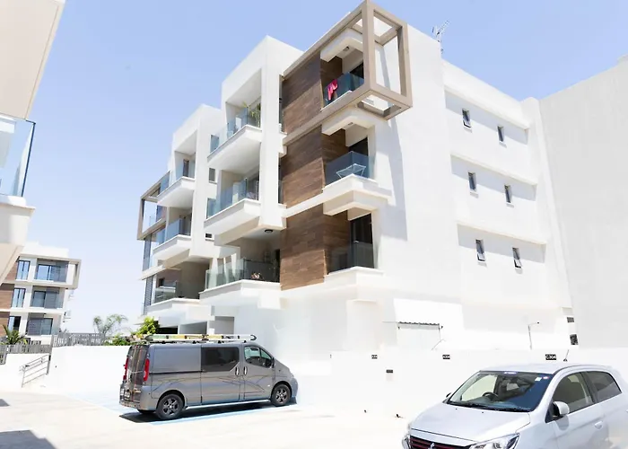 Cosmos C102 Apartment *