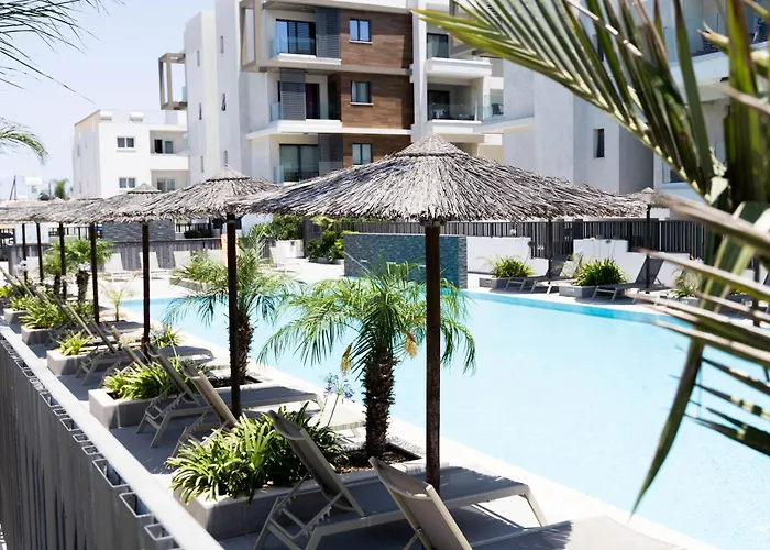 Cosmos C102 * Paralimni