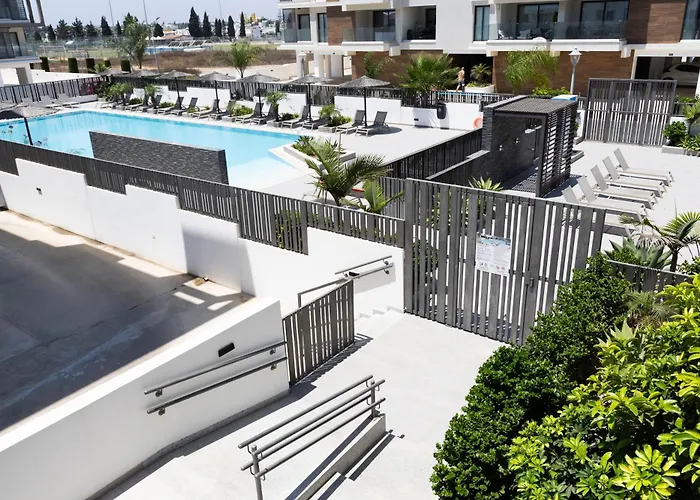 Cosmos C102 Paralimni