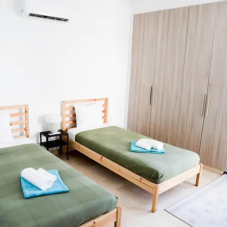 Cosmos C102 Lägenhet Paralimni